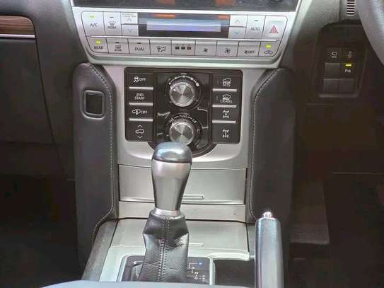 2023 Toyota land cruiser Prado VXL image 5
