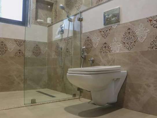 Serviced 3 Bed Apartment with En Suite in Kizingo image 1