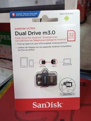 Sandisk 32GB Ultra Dual M3.0 USB 3.0 OTG Flash Disk Drive image 3