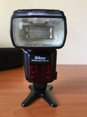 Nikon SpeedLight SB-910 (Brand New) image 1