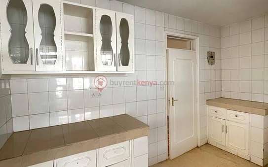 3 Bed Apartment with En Suite in Kileleshwa image 5