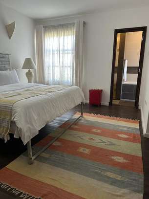 Serviced 3 Bed Apartment with En Suite in Kileleshwa image 6