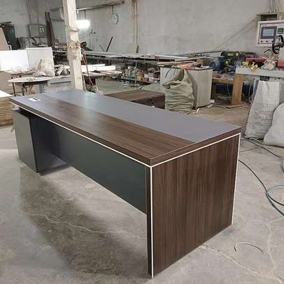 Office Desk: 1800mm Luxury Executive Office Desk image 3