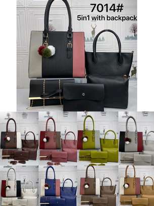 Black Tommy Hilfiger designer ladies Quality Handbags kes 2499 image 1