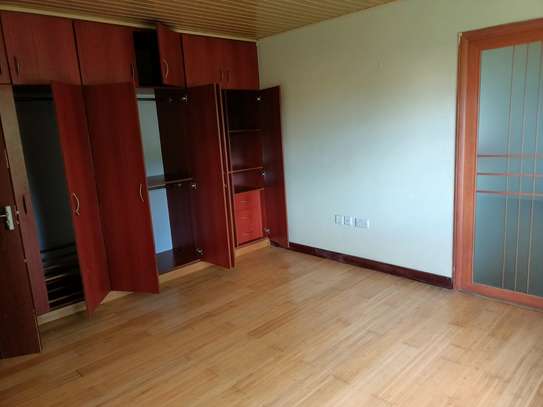 4 Bed House with En Suite in Runda image 8