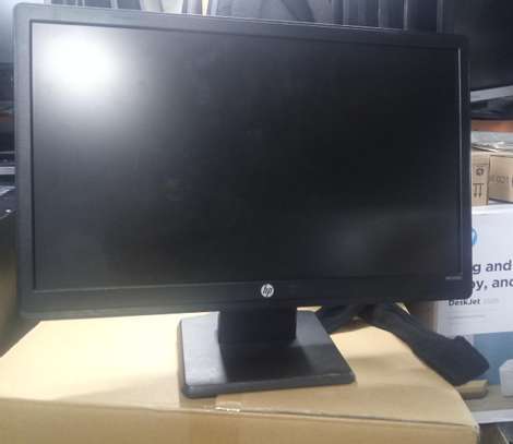 HP 20 inches desktop monitor image 1