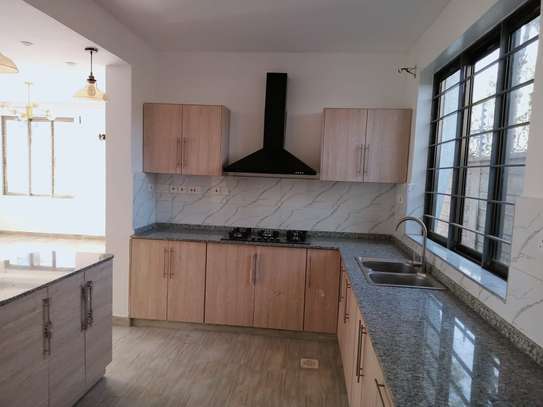 4 Bed House with En Suite in Ongata Rongai image 17