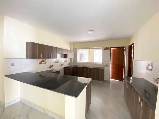4 Bed Apartment with En Suite at Fourth Parklands Avenue image 14