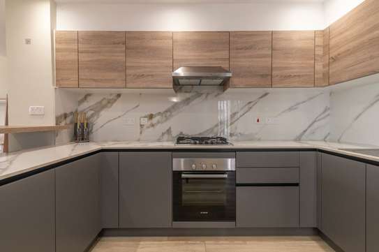 Furnished 2 Bed Apartment with En Suite in Riverside image 15