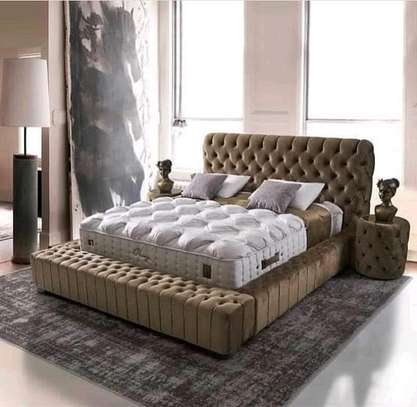 Executive kings bed image 3