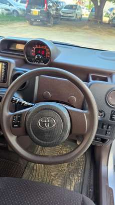 Toyota spade 2016 image 6