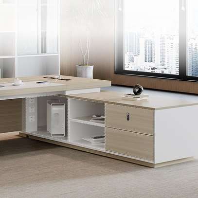 Office Desks: Executive Office Desk With Power Source image 4