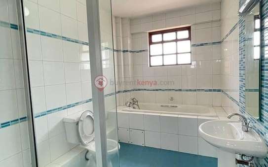 3 Bed Apartment with En Suite in Lavington image 4