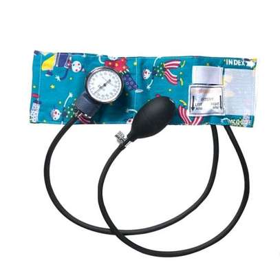 Aneroid Blood pressure monitor children Kenya image 4