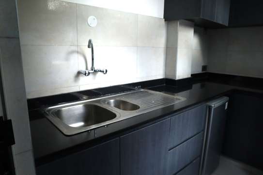 2,000 ft² Office with Service Charge Included in Parklands image 5