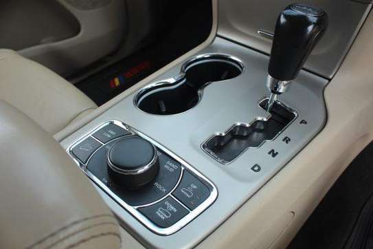 Jeep Cherokee Diesel 2011 100,000 Kms image 5