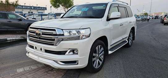 Land cruise v8  petrol image 11