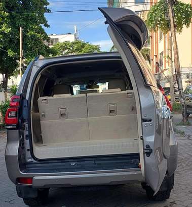 Toyota land cruiser Prado Txl 2019 image 7