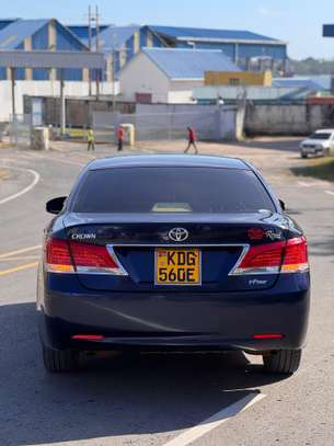 Toyota crown royal saloon image 3
