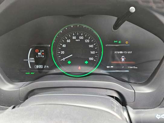 HONDA VEZEL HYBRID AWD image 10