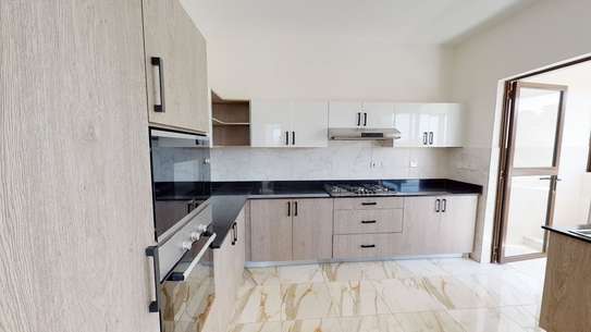 3 Bed Apartment with En Suite in Parklands image 3