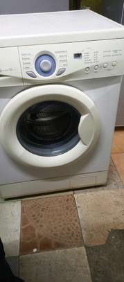 7kg LG washing machine image 2