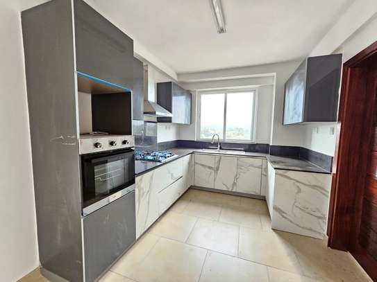 3 Bed Apartment with En Suite in General Mathenge image 6