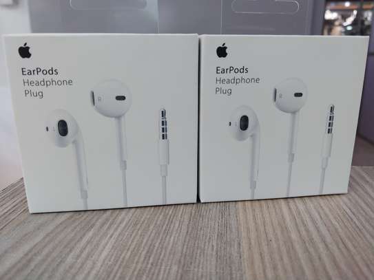 Original Apple EarPods Headphones with 3.5 mm Plug White image 1