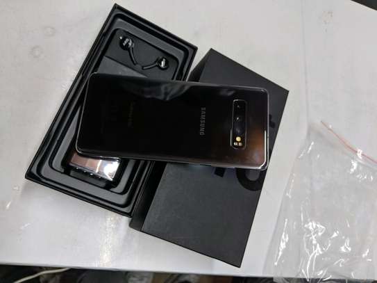 Samsung Galaxy S10 plus image 2