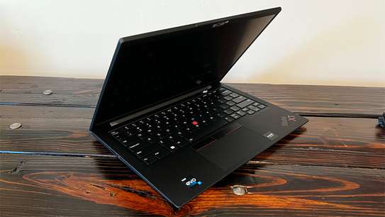 Lenovo ThinkPad X1 Carbon Core i7  16 GB RAM 512 GB SSD image 1