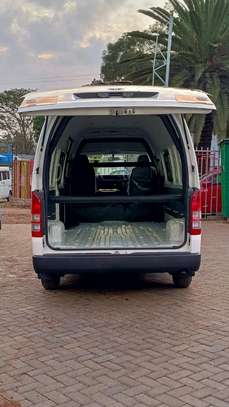 Toyota Hiace 9L white color fully loaded 2020 model manual. image 5