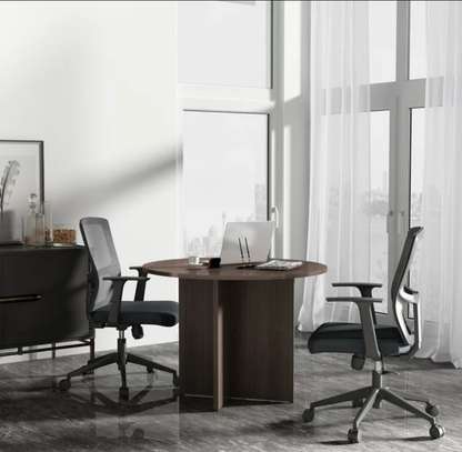 Boardroom Table: Round 4 Seater Table, Office Meeting Space image 5