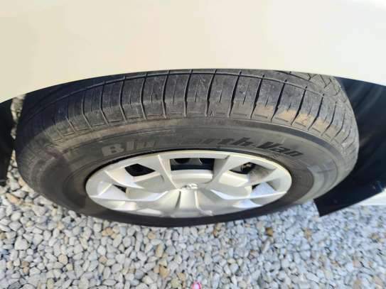 Toyota Hiace 9l manual diesel 2019 New shape image 4