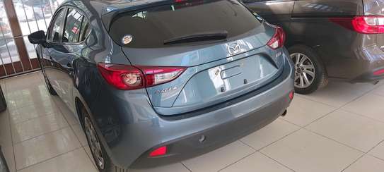 Mazda axela image 5
