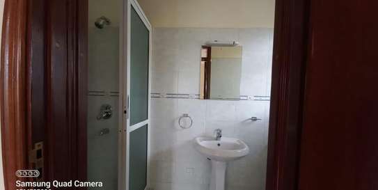 4 Bed Townhouse with En Suite in Spring Valley image 10