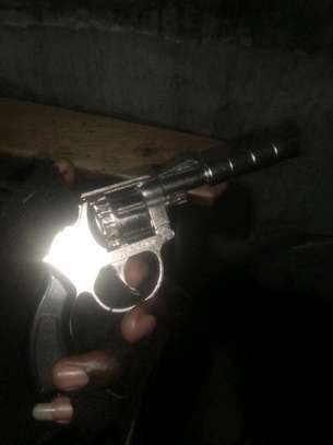 Small revolver toy gun image 3