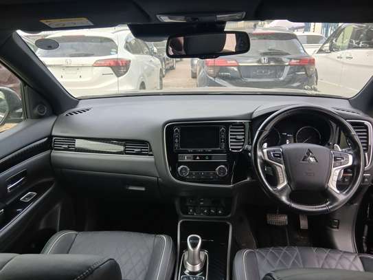 Mitsubishi outlander PHEV Black image 2