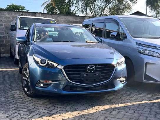 Mazda axela 2200cc Diesel 2018 Sunroof image 8