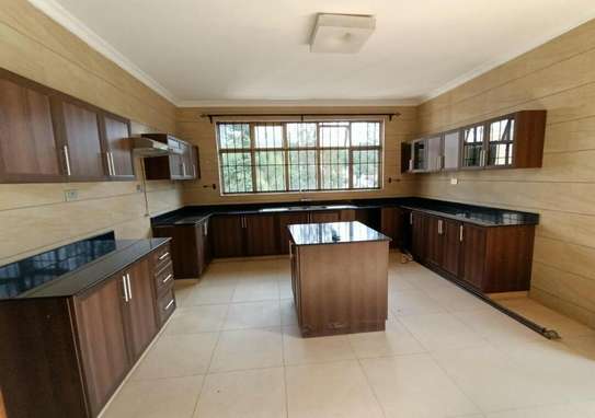 5 Bed House with En Suite in Kitisuru image 8