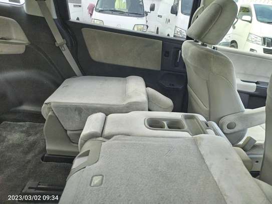 Honda Odyssey grey image 6