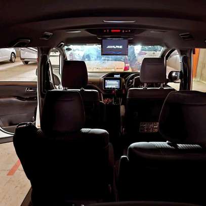 Toyota VoxY ZR White 2018 image 5