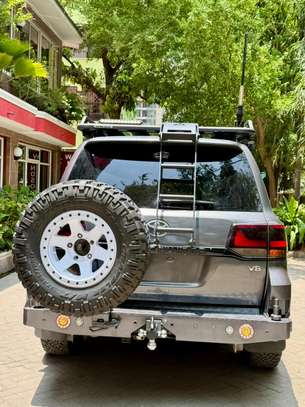 Toyota land Cruiser Sahara SUV 2018 4x4 image 12