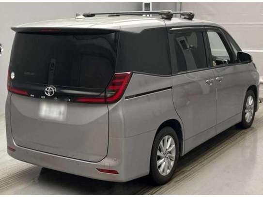 2022 TOYOTA NOAH image 3