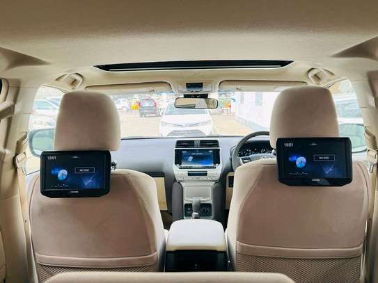 TOYOTA LANDCRUISER PRADO TX.L 2019MODEL SUNROOF image 11