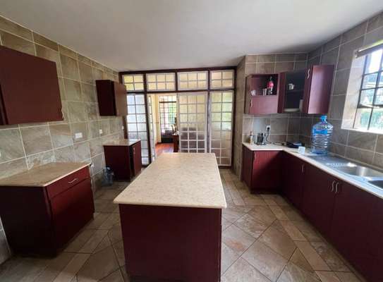 Beautiful 4 BR house plus Sqs in Karen image 10