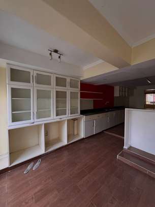 4 Bed Townhouse with En Suite in Lavington image 9