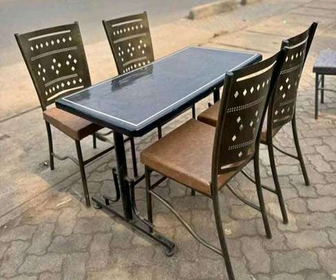 Classic modern 4 seater round dining set image 7