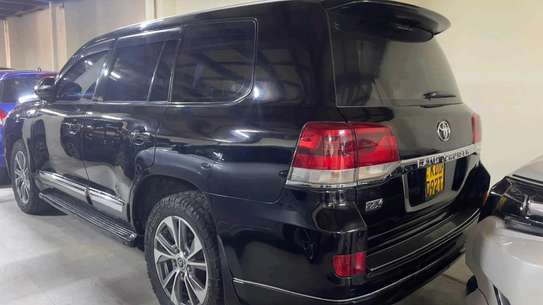 LANDCRUISER ZX V8 DIESEL 2010 FACE LIFT 2018MODEL image 3
