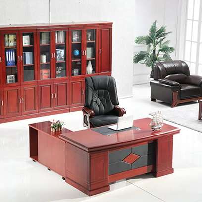 Office Desk; 1.6M Mahogany Executive Office Desk in Suneka image 6