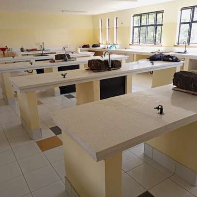 School laboratory fitting and construction image 2